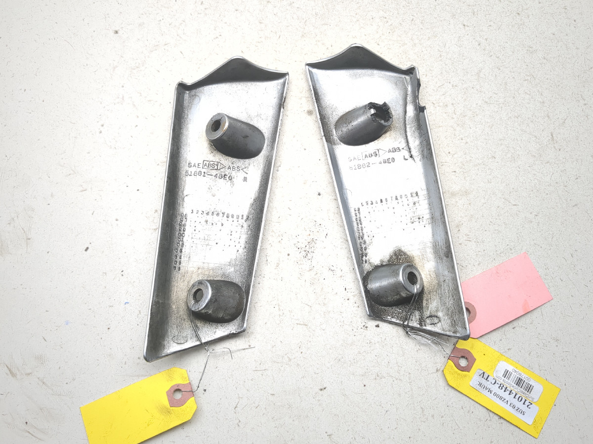 98-04 Suzuki VZ800 Marauder Front Fork Cover Guards 51882-48E0
