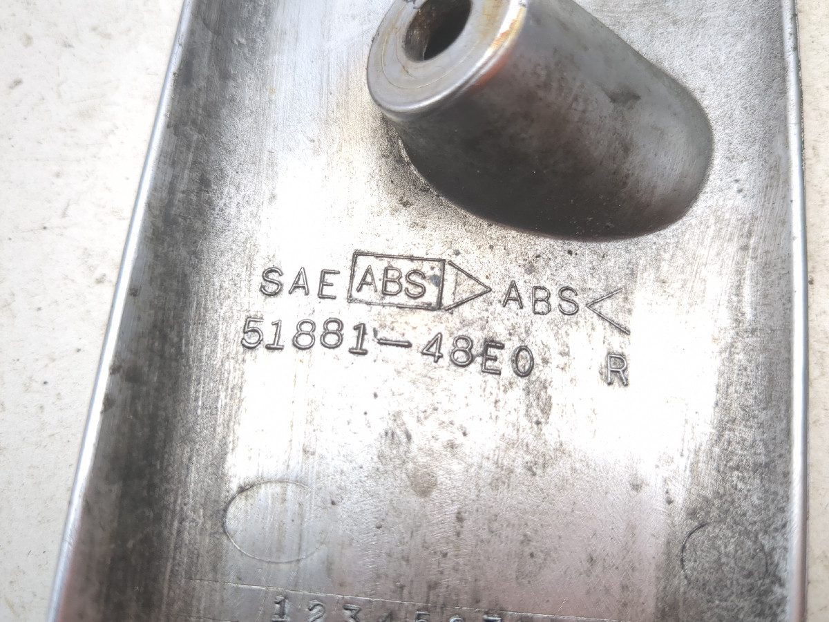 98-04 Suzuki VZ800 Marauder Front Fork Cover Guards 51882-48E0