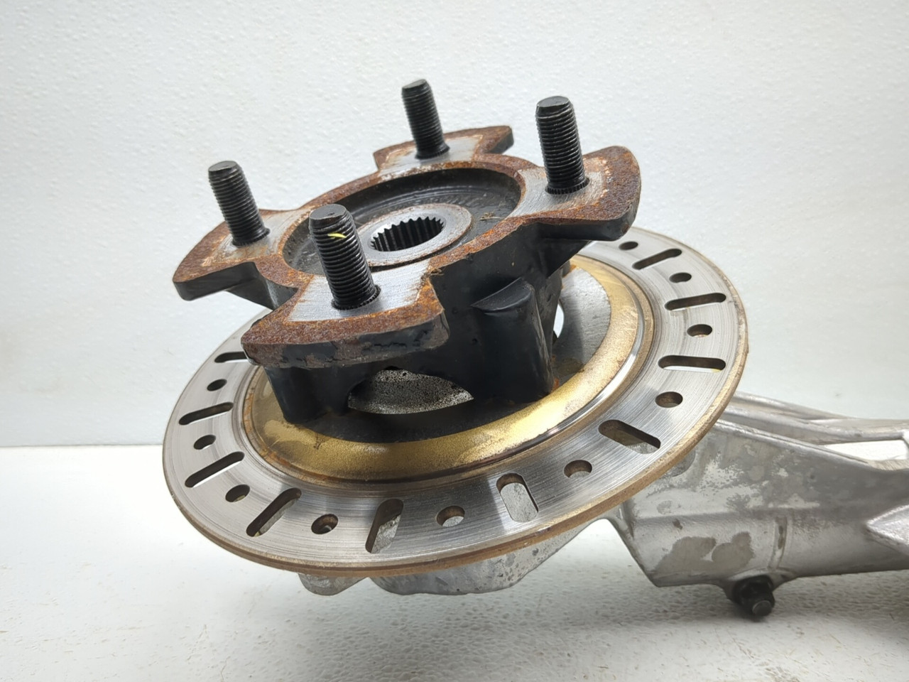 特撮 LVN CH 18-24 Linhai M750L Front Left Shock Carrier Knuckle Strut Hub