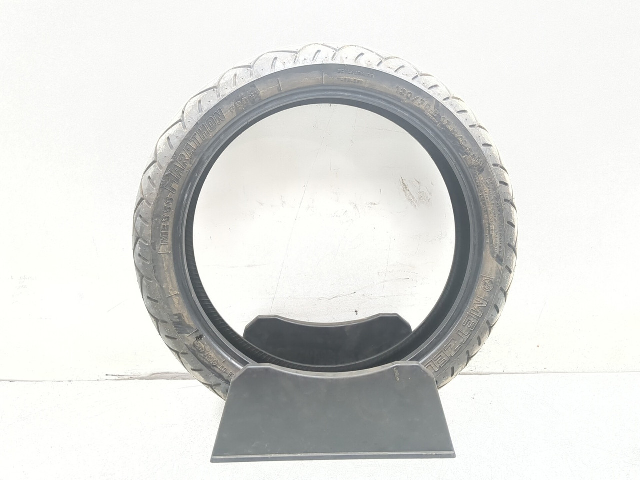 Metzeler ME 880 Marathon Front Tire 120/70B17 966700 - Sun Coast