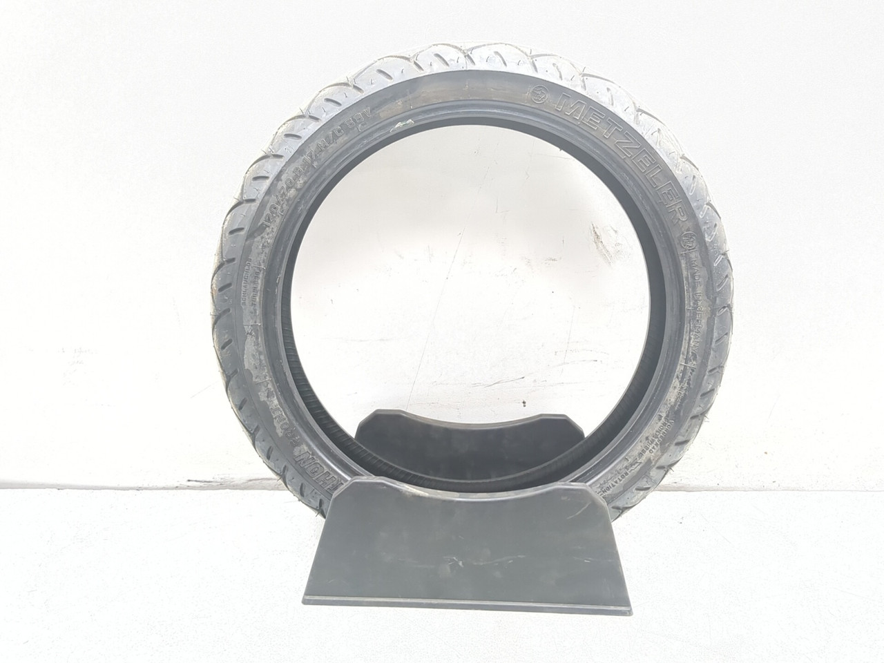 Metzeler ME 880 Marathon Front Tire 120/70B17 - Sun Coast Cycle