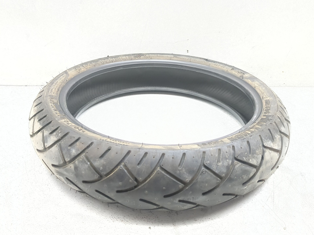 Metzeler ME 880 Marathon Front Tire 120/70B17 - Sun Coast Cycle