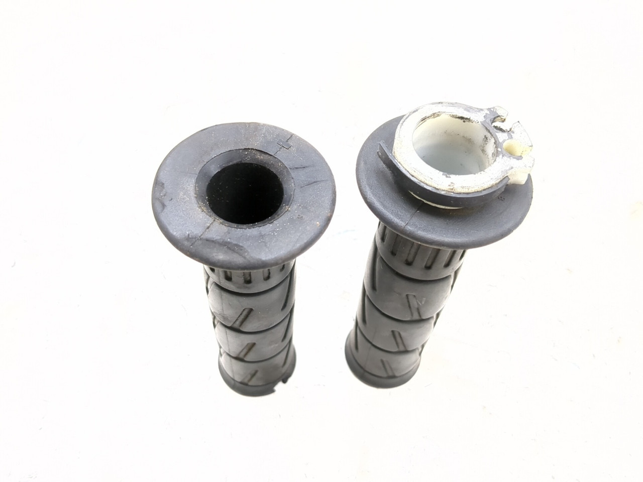 05-08 Kawasaki ZZR 600 Front Throttle Housing Grip Set 46019-0001