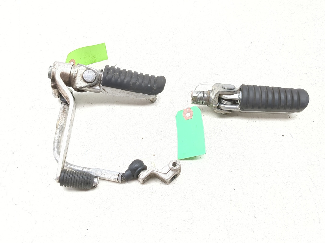 05-08 Kawasaki ZZR 600 Front Left Right Foot Peg Mount Set 35063