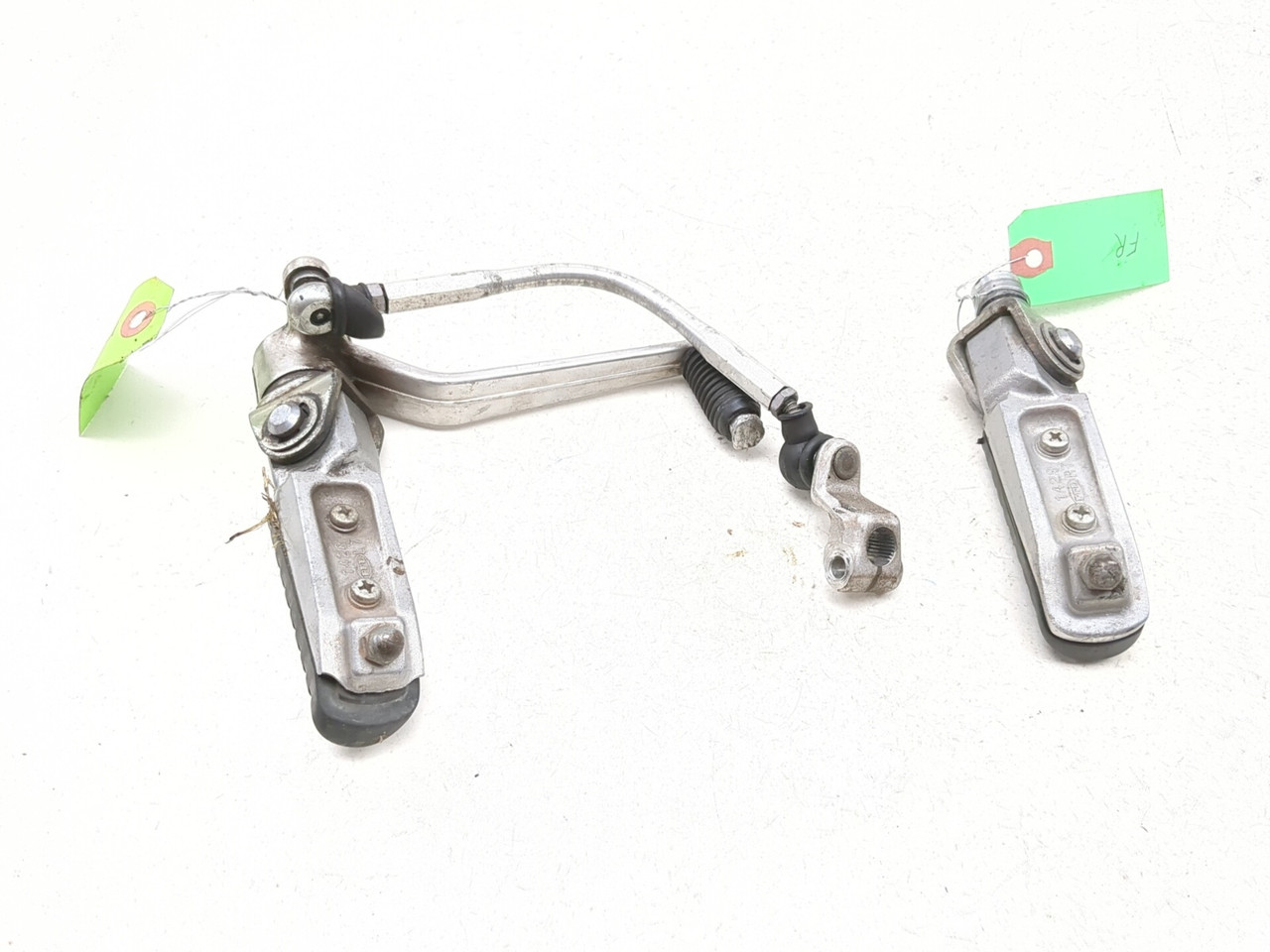 05-08 Kawasaki ZZR 600 Front Left Right Foot Peg Mount Set 35063