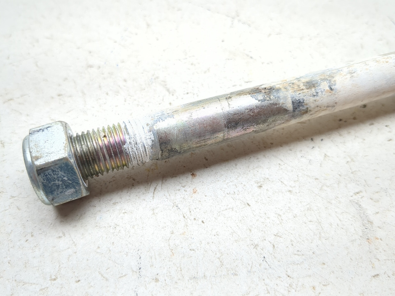 イチ 22-25 Honda CB300F Rear Swingarm Pivot Bolt 52101-K94-T00 - Sun