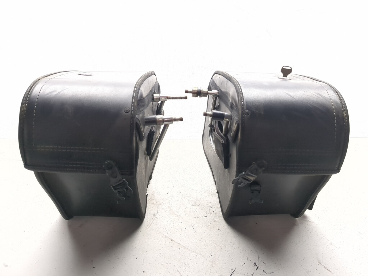 00-06 Harley Davidson Fat Boy FLSTFI Rear Left Right Viking Bags