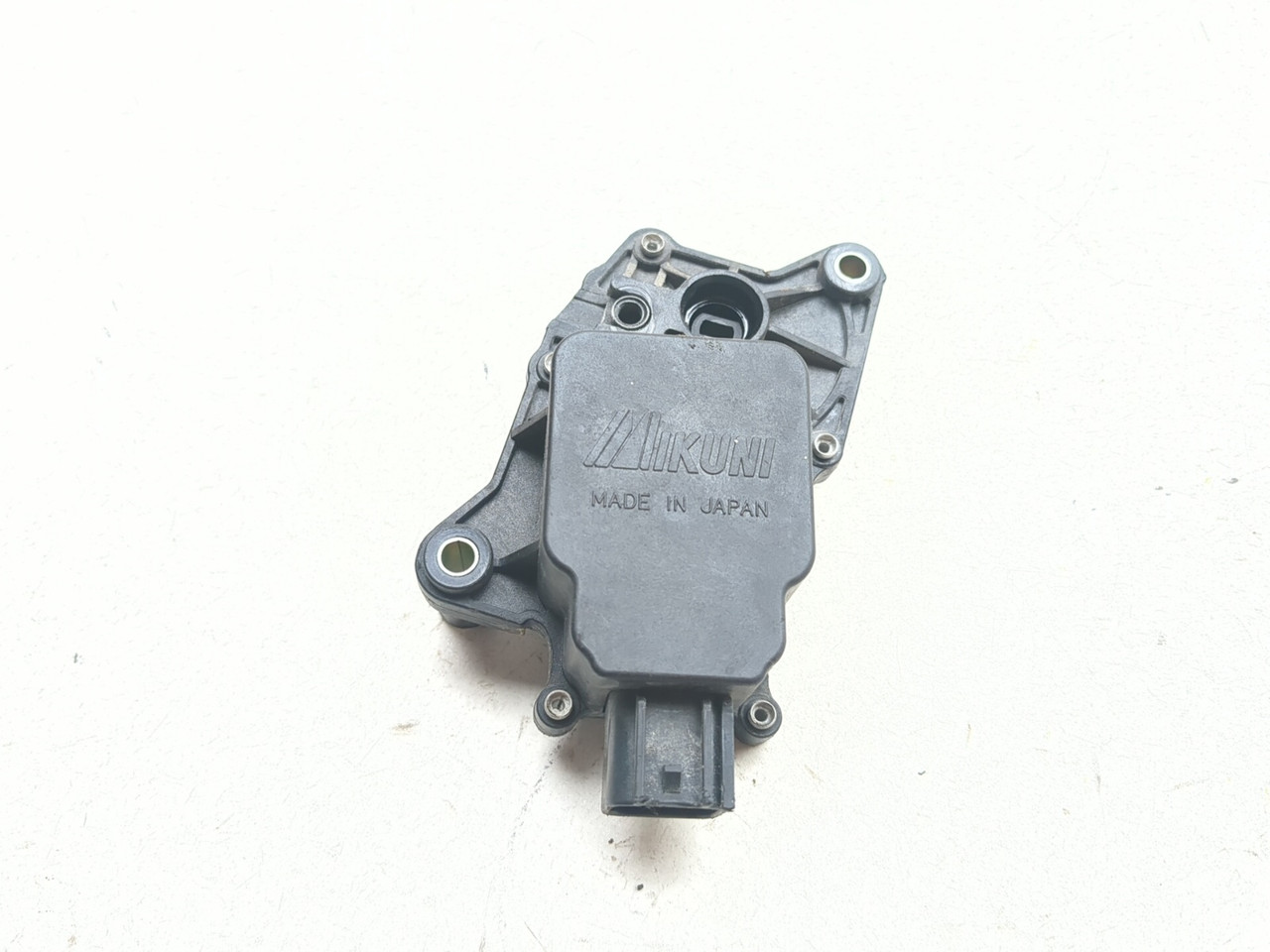 06-24 Suzuki VZR1800 M109R Boulevard Rear Exhaust Valve Actuator