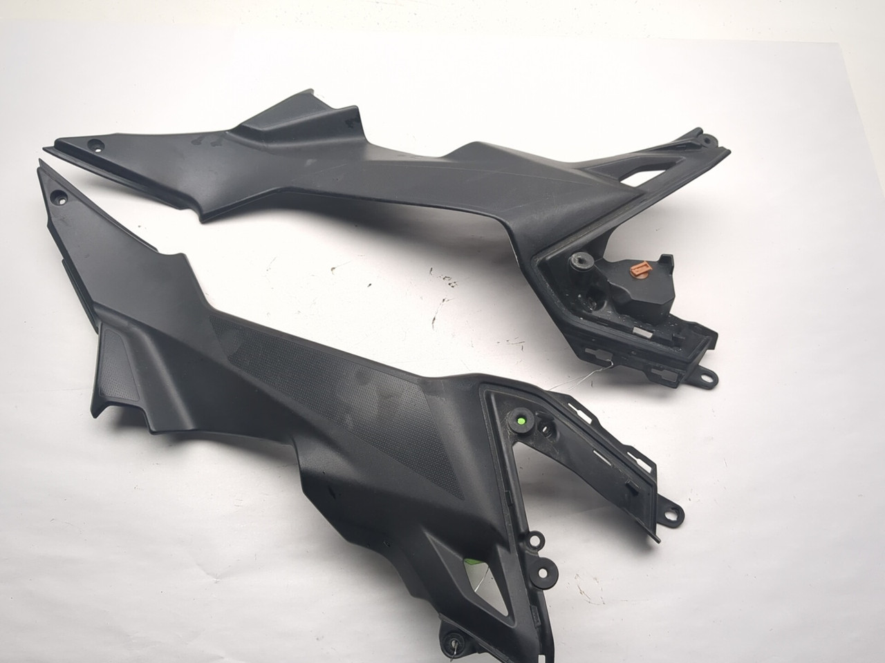 17-19 Kawasaki Z650 ER650 G Left Right Knee Grip Side Cover Pair
