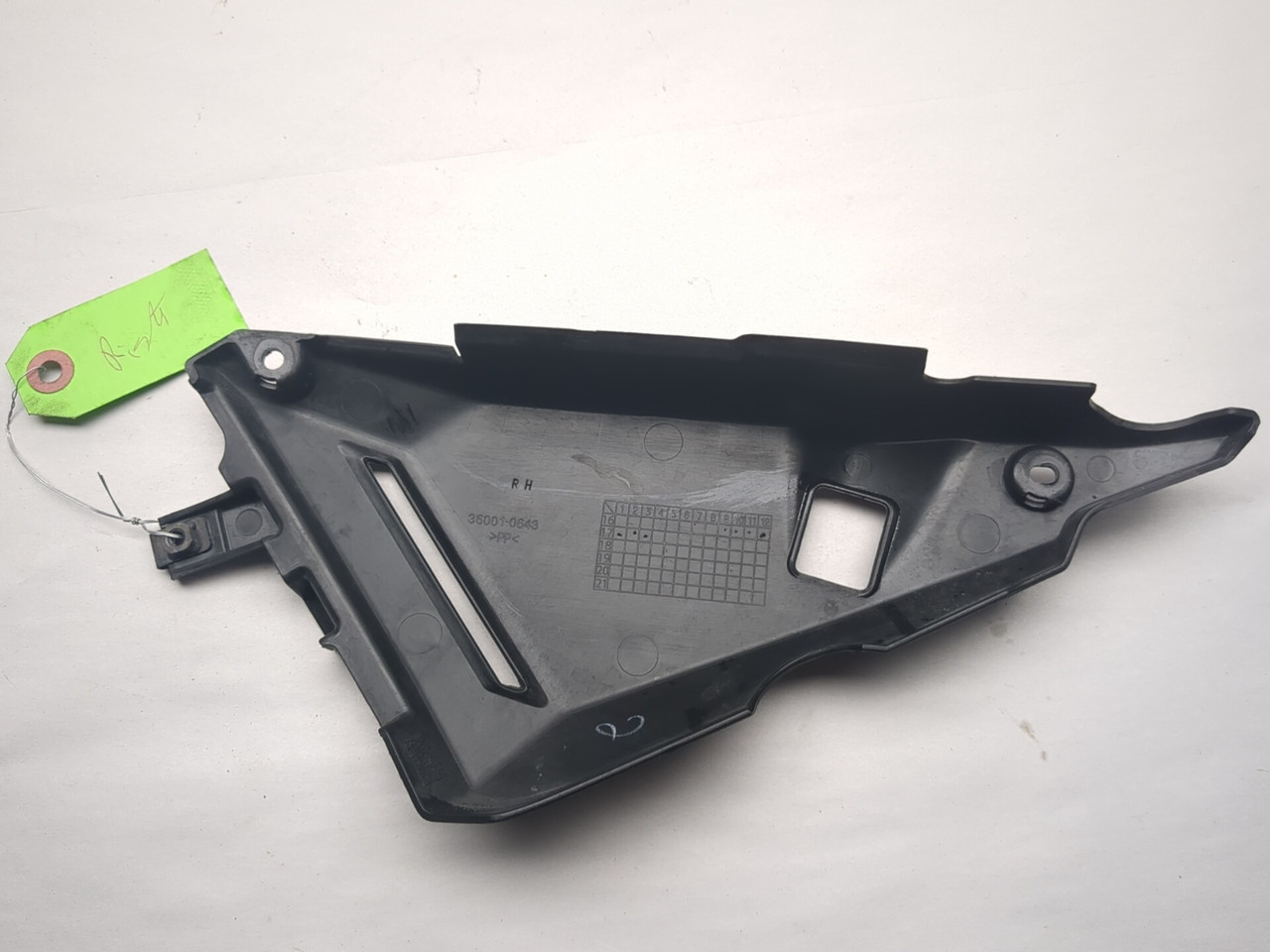17-19 Kawasaki Z650 ER650 G Left Right Side Trim Panel 36001-0642