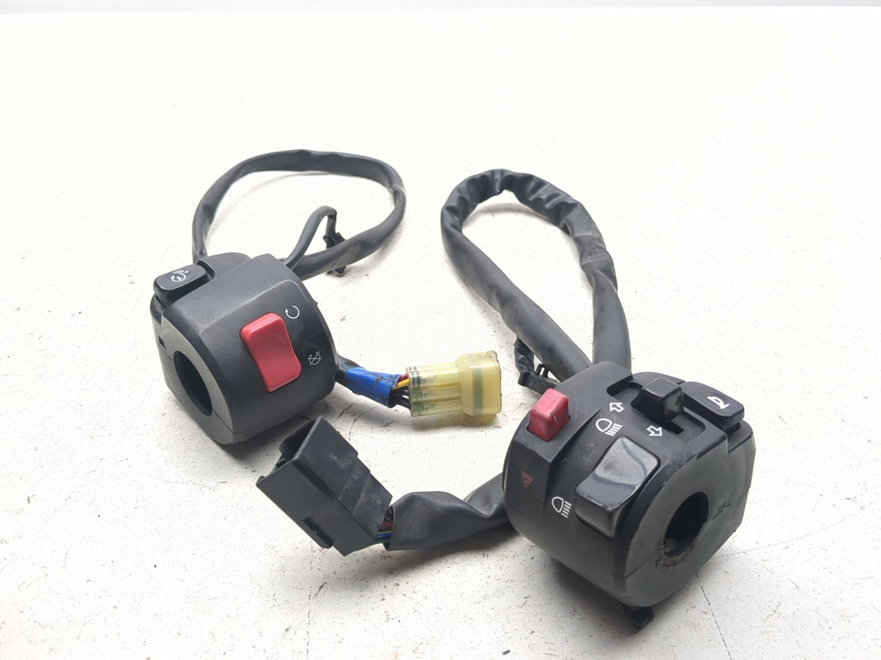 17-19 Kawasaki Z650 ER650 G Front Handlebar Switch Controller Pair