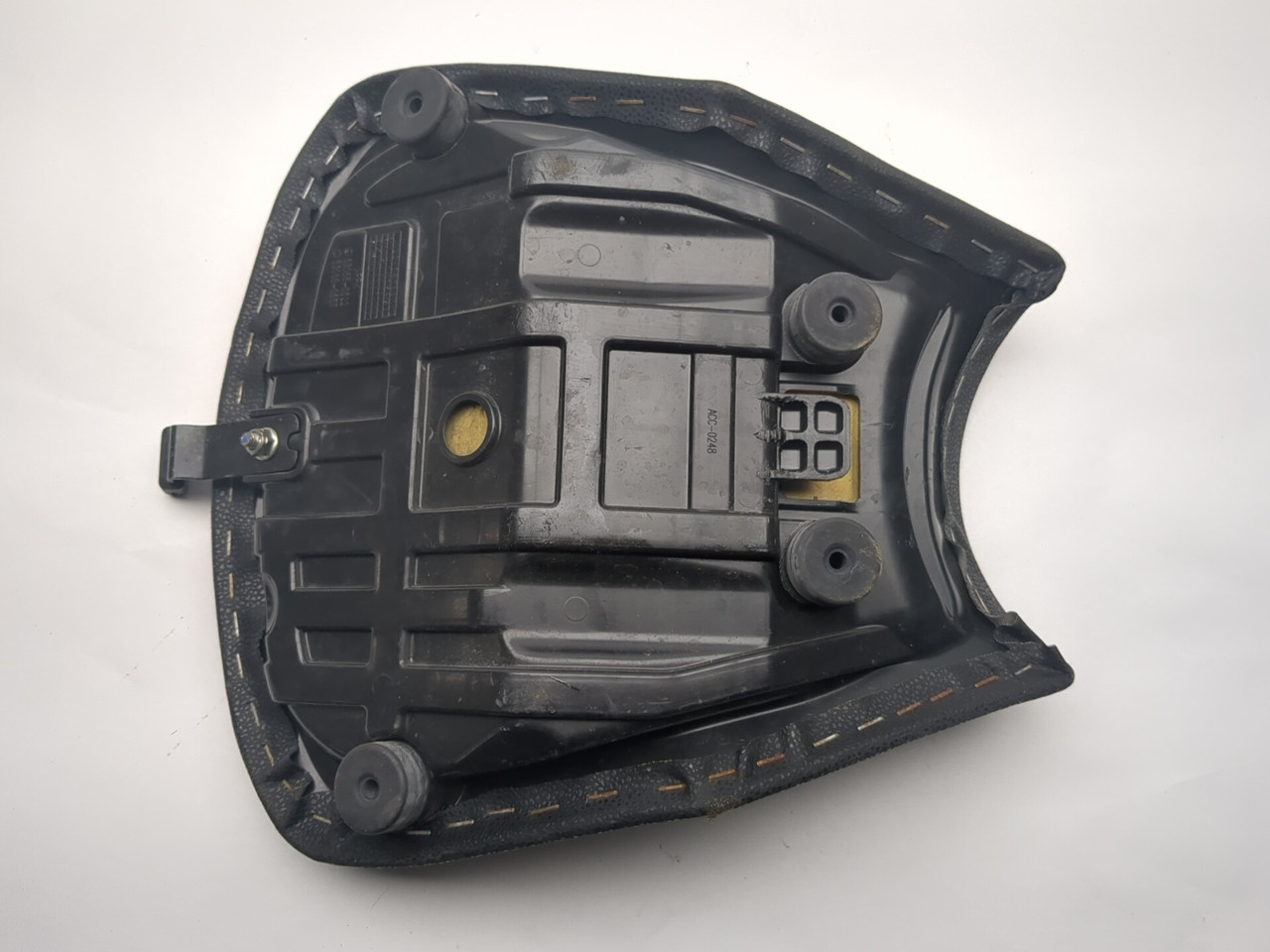 17-19 Kawasaki Z650 ER650 G Front Driver Saddle Seat 53066-0522-MA