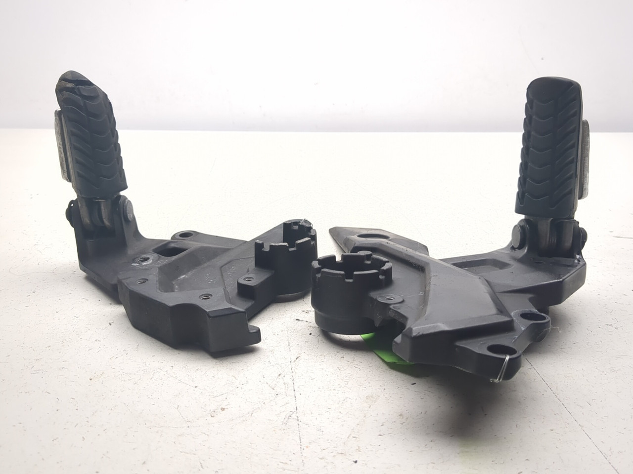 17-19 Kawasaki Z650 ER650 G Front Left Right Rearset Pair 35063