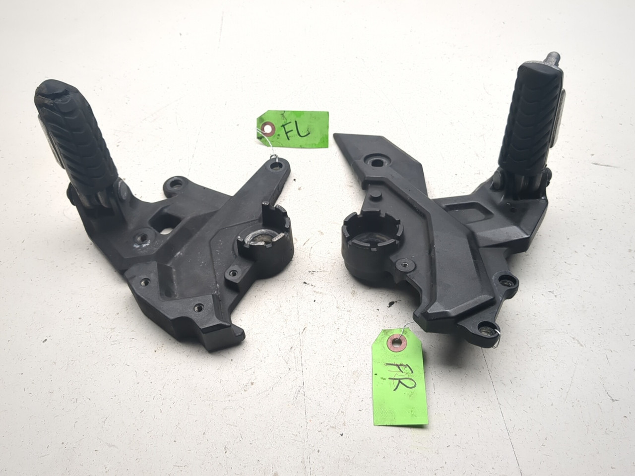 17-19 Kawasaki Z650 ER650 G Front Left Right Rearset Pair 35063