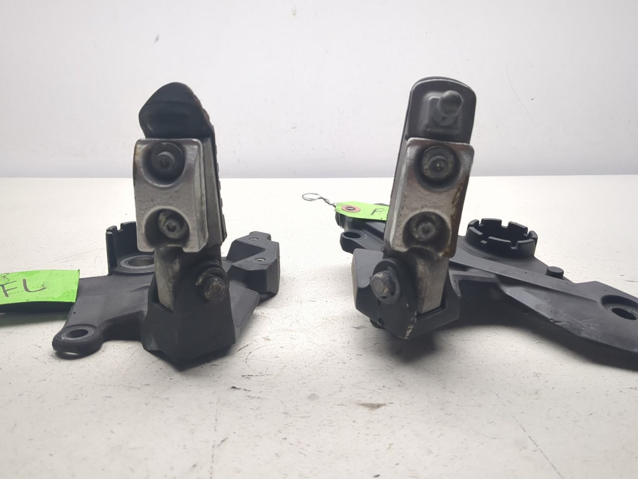 17-19 Kawasaki Z650 ER650 G Front Left Right Rearset Pair 35063