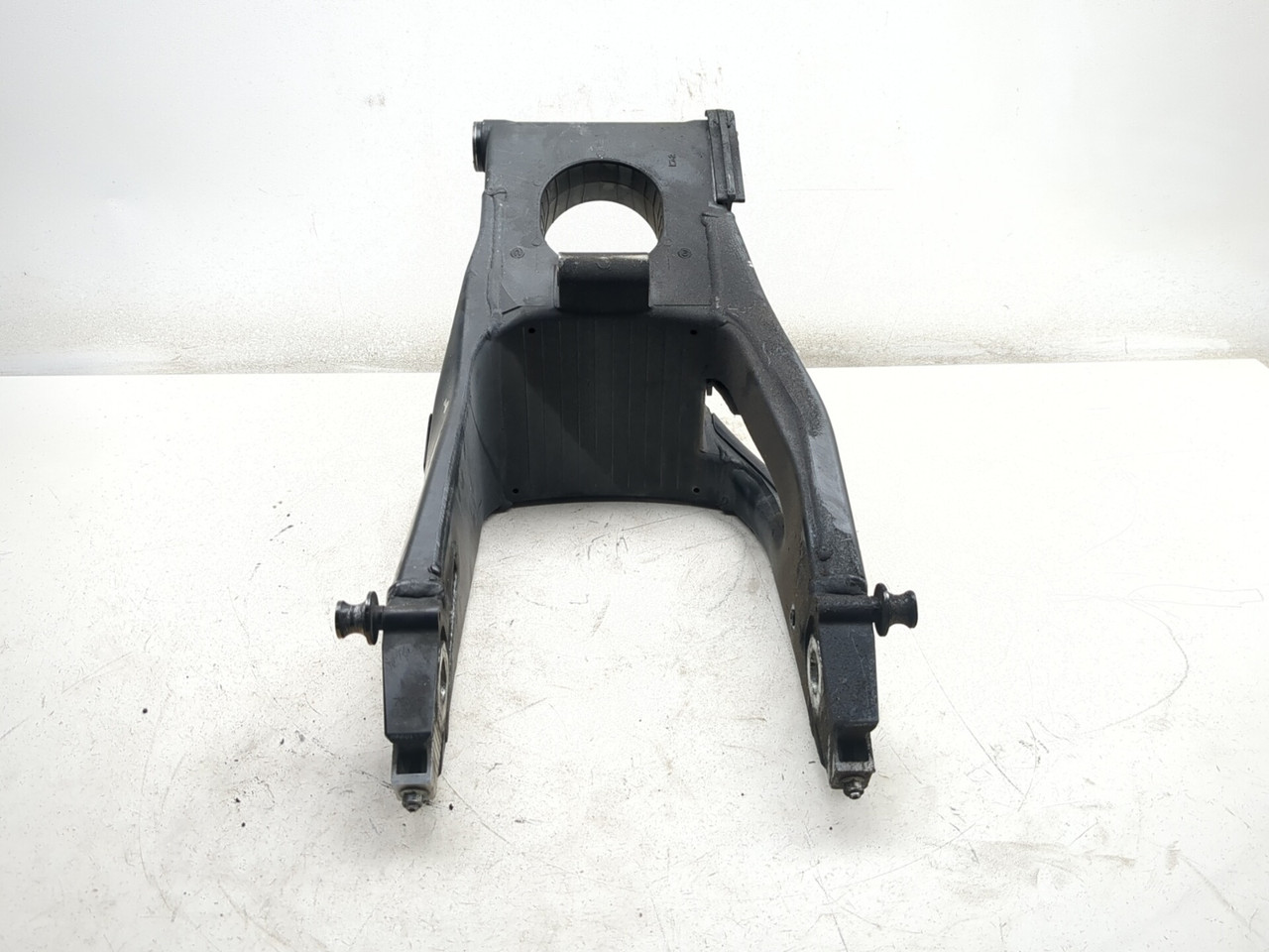 06-16 Yamaha YZF-R6 R6R Rear Back Suspension Swingarm 2C0-22110-00