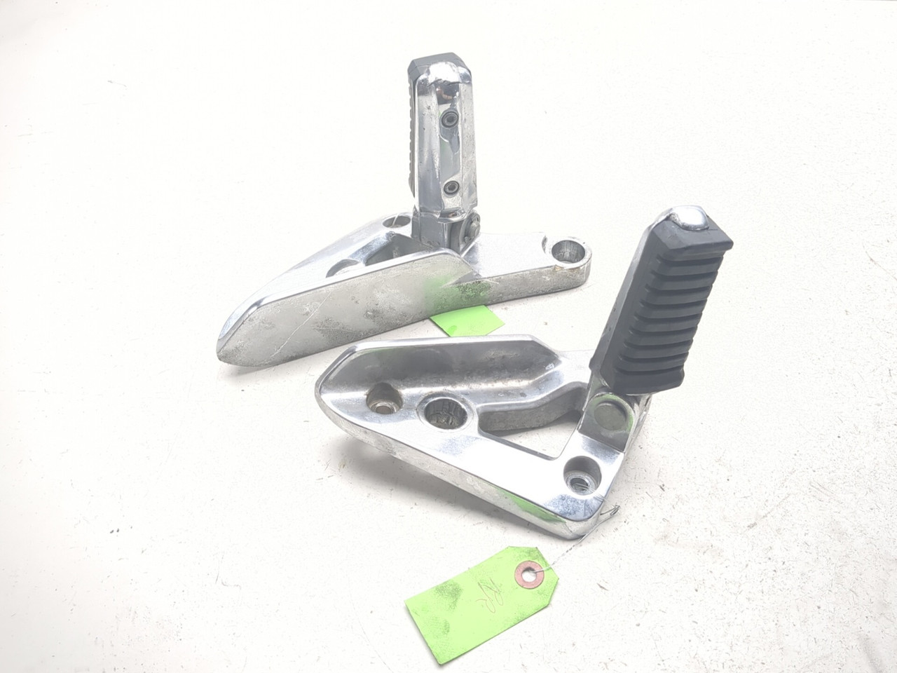 85-06 Kawasaki Vulcan 750 VN750 Front Left Right Foot Peg Bracket