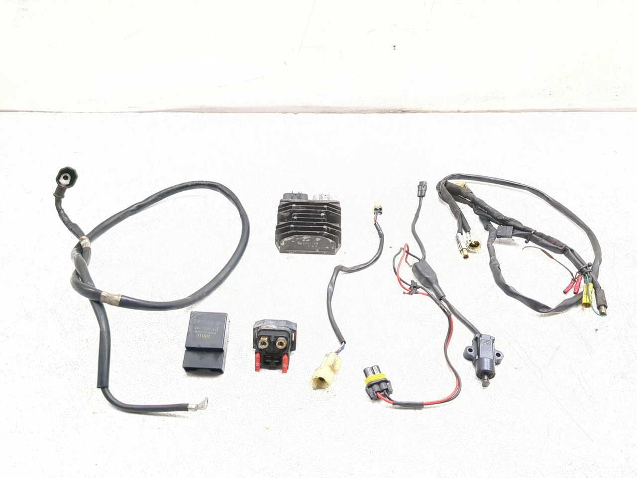 にに 07-17 Yamaha V Star XVS1300 CU Stryker Regulator Solenoid Relay