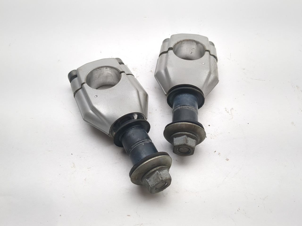  F800GS用部品まとめ売り 13-18 BMW F800GS Adventure Front Left Right Handlebar Clamp Pair