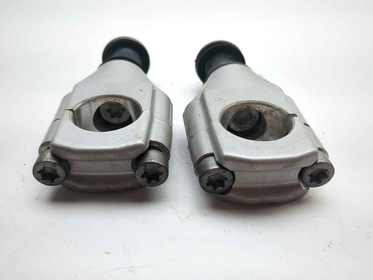  F800GS用部品まとめ売り 13-18 BMW F800GS Adventure Front Left Right Handlebar Clamp Pair