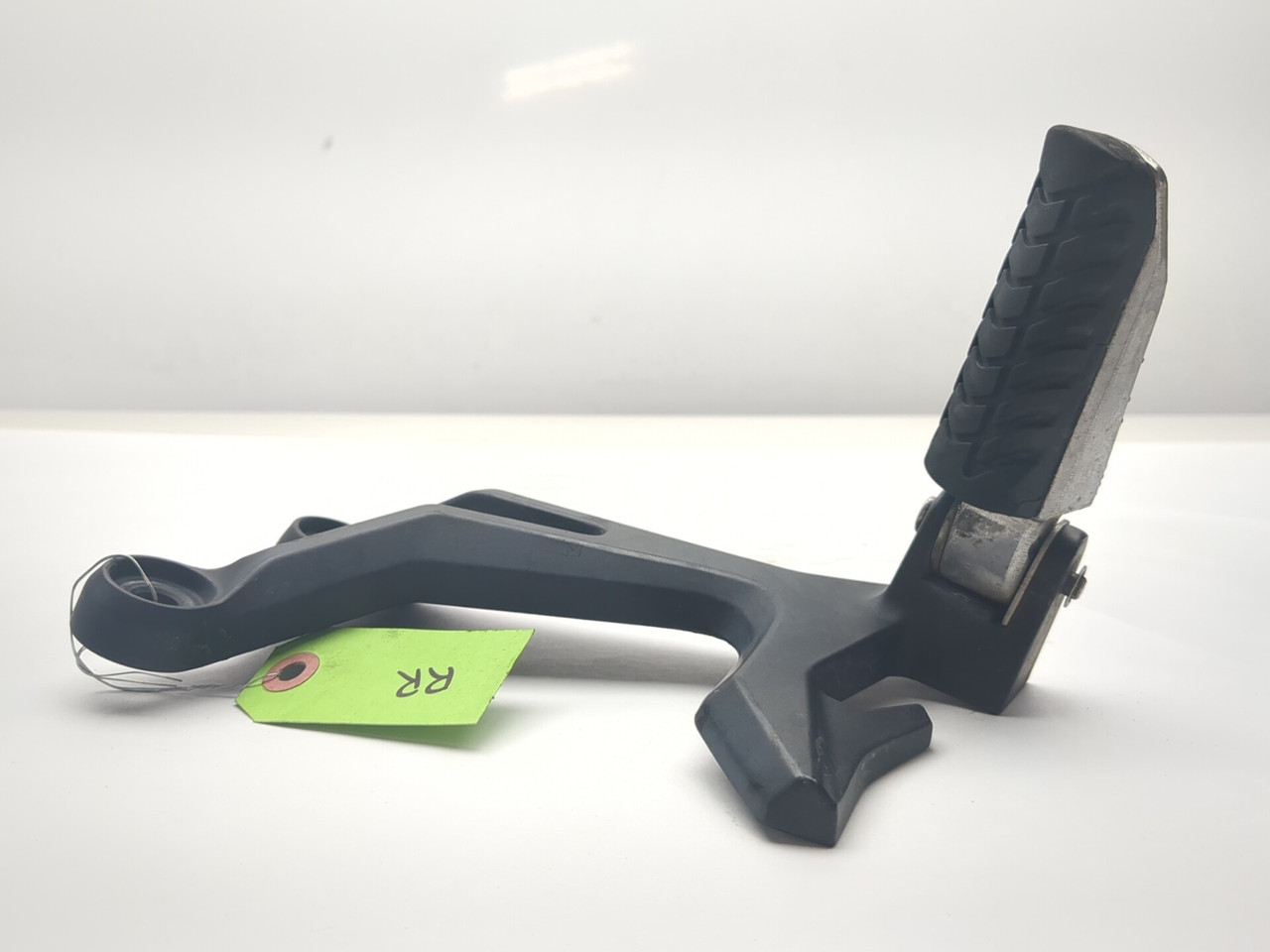 17-25 Kawasaki Z650 ER650N Rear Right Passenger Footpeg Bracket