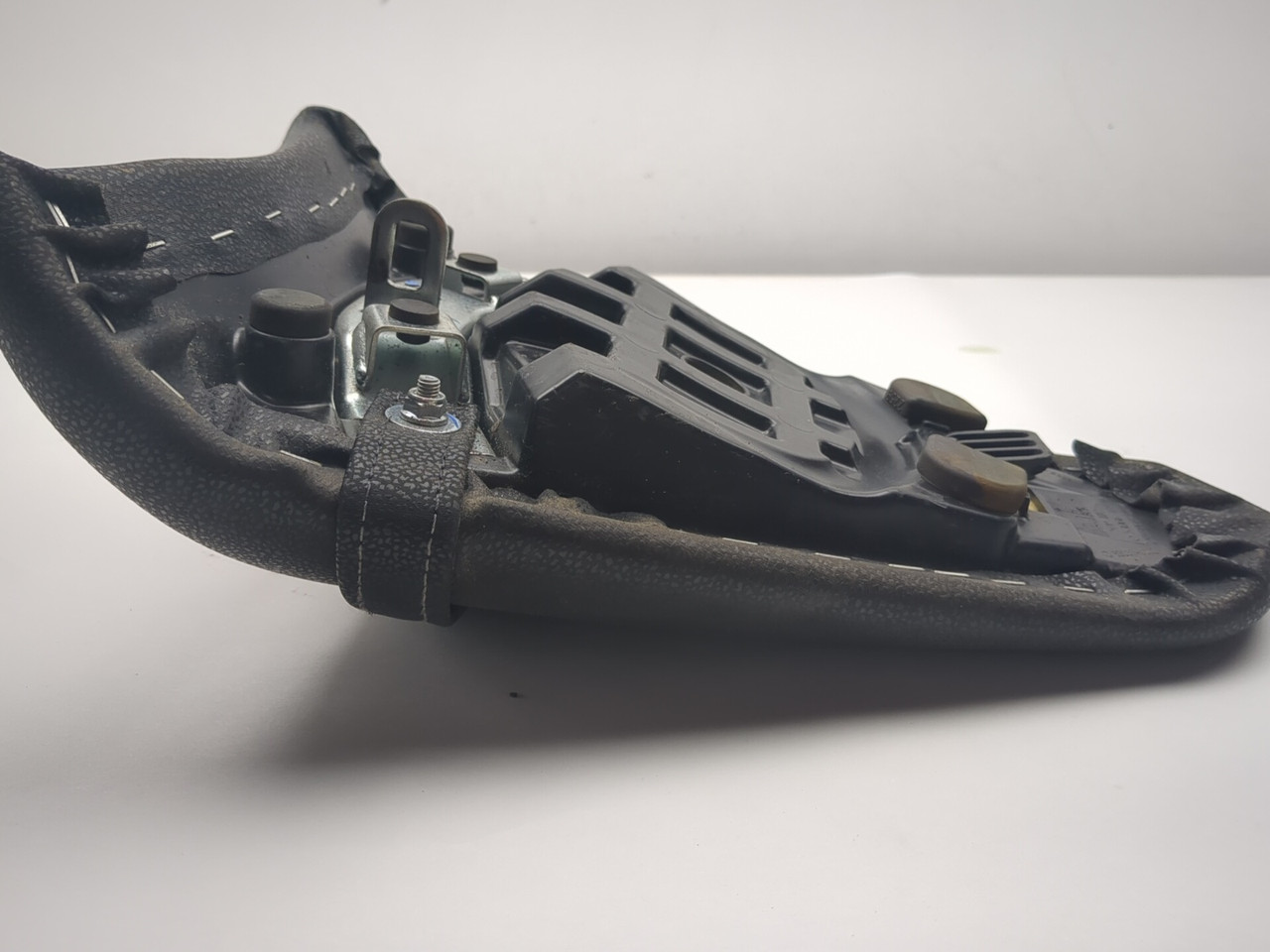 17-25 Kawasaki Z650 ER650N Rear Passenger Seat 53066-0661-12Y