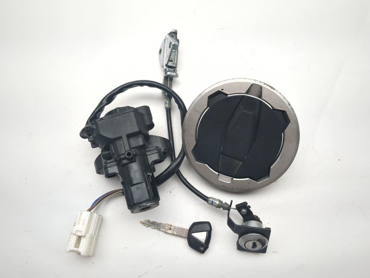 17-25 Kawasaki Z650 ER650N Ignition Gas Cap Lock Switch Key Set