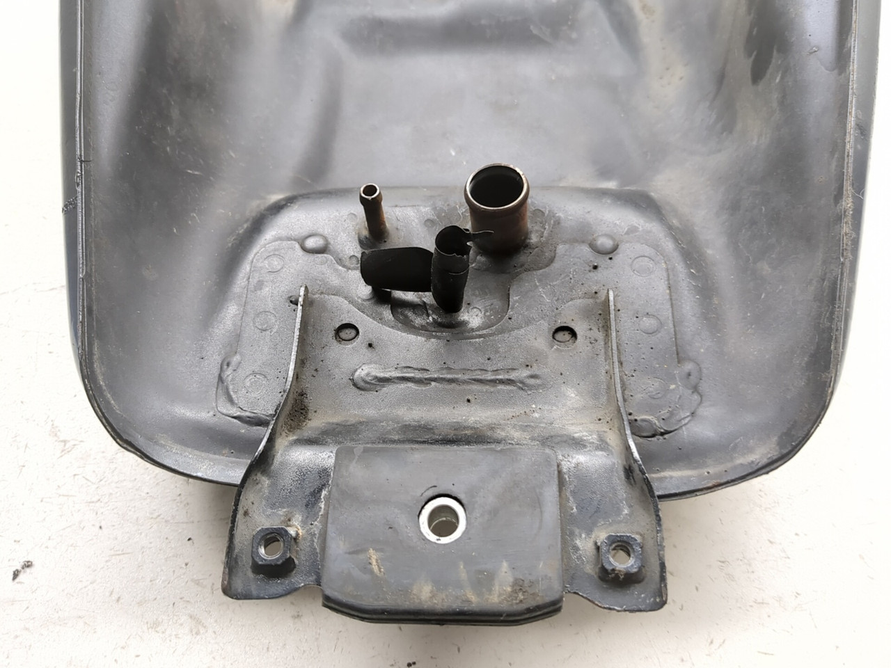85-86 Honda VT1100C Shadow Gas Fuel Tank 175A1-MG8-000ZA - Sun
