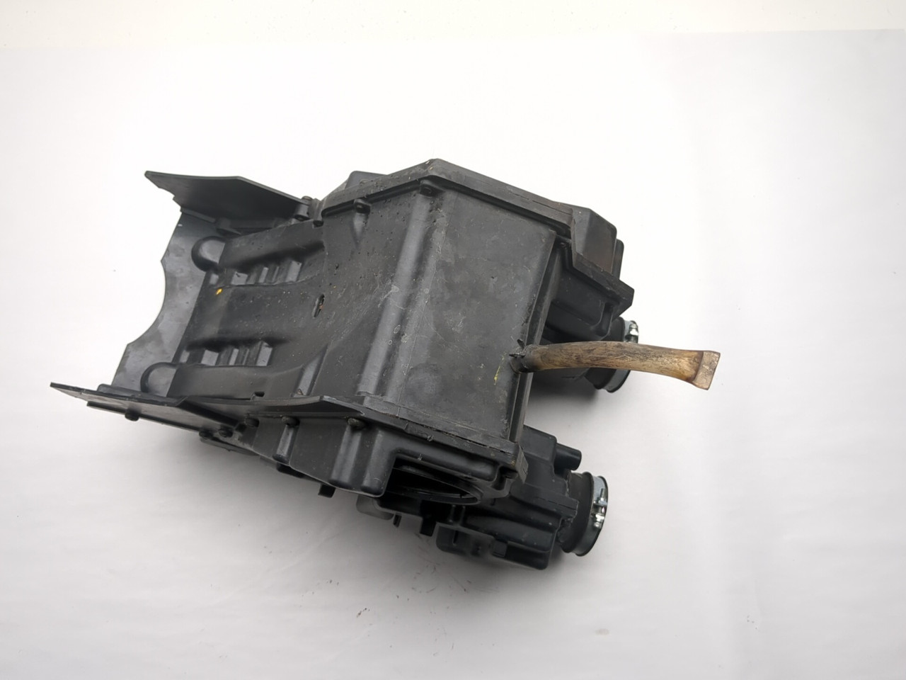 08-16 Triumph Bonneville Airbox Air Cleaner T2209356 - Sun Coast