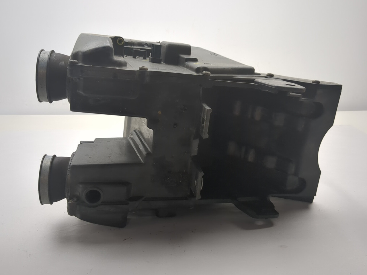 08-16 Triumph Bonneville Airbox Air Cleaner T2209356 - Sun Coast