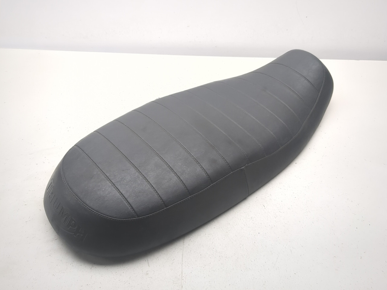 08-16 Triumph Bonneville Driver Passenger Seat T2301932 - Sun