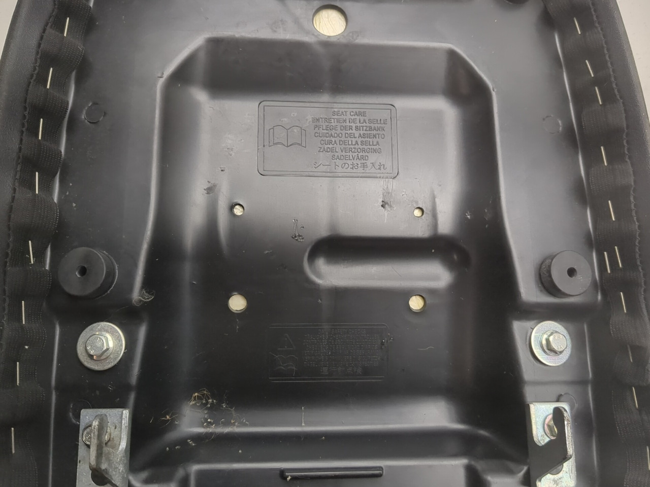 08-16 Triumph Bonneville Driver Passenger Seat T2301932 - Sun