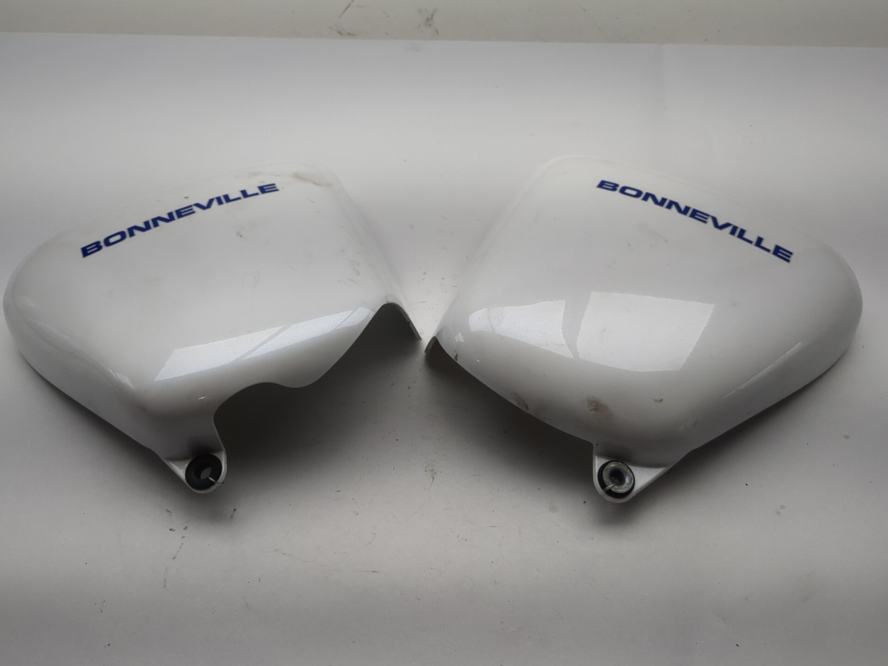 専用ページ12 08-16 Triumph Bonneville Left Right Side Cover Set T2301238