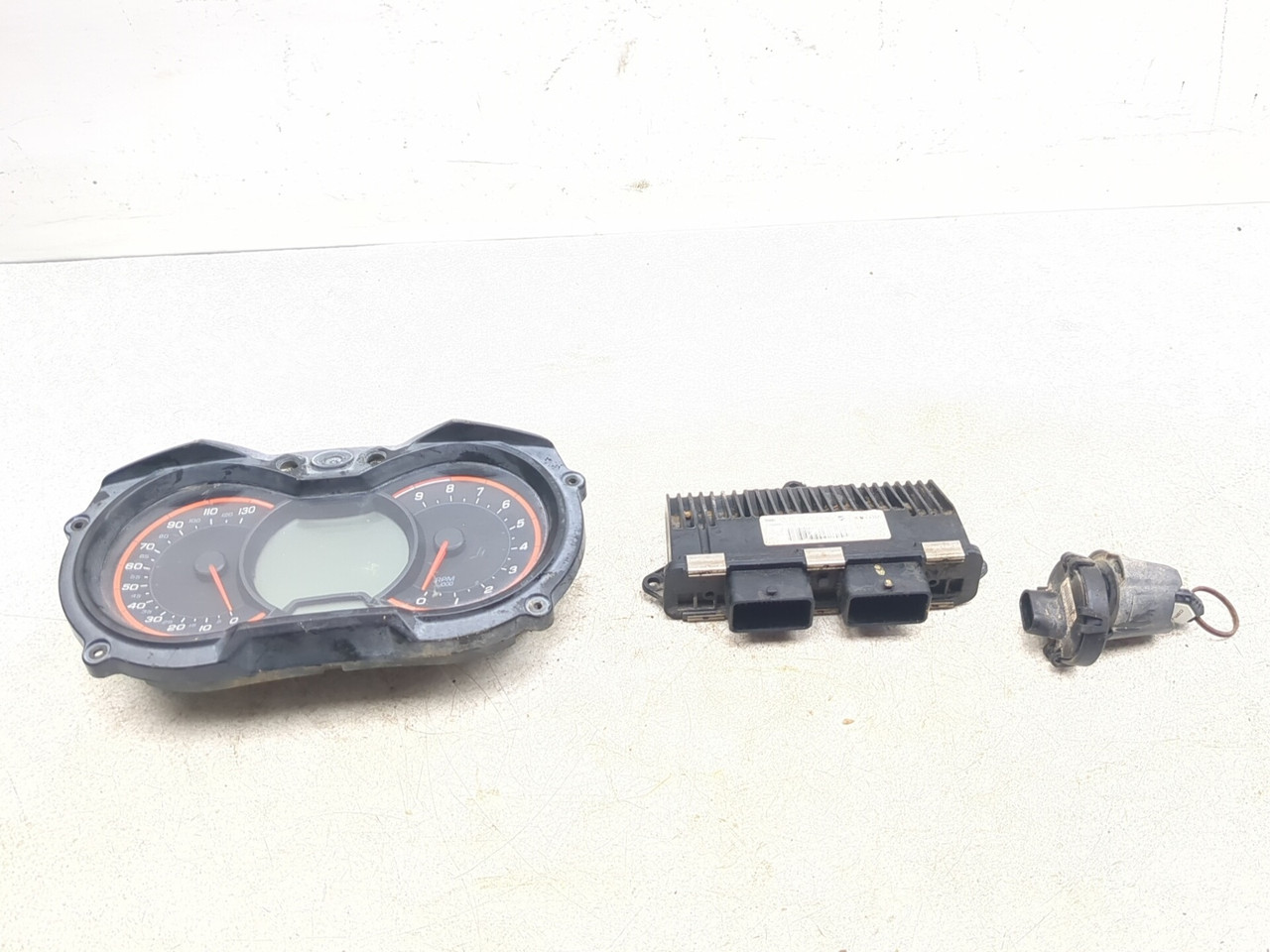 17-25 Can Am Maverick X3 XMR Turbo R Speedometer ECU Ignition Key