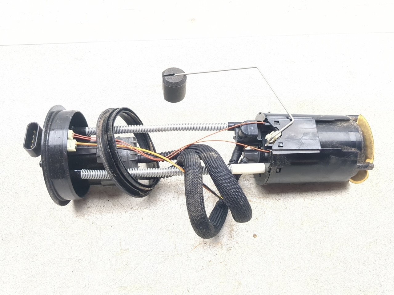 17-25 Can Am Maverick X3 XMR Turbo R Fuel Pump Assembly 709001057