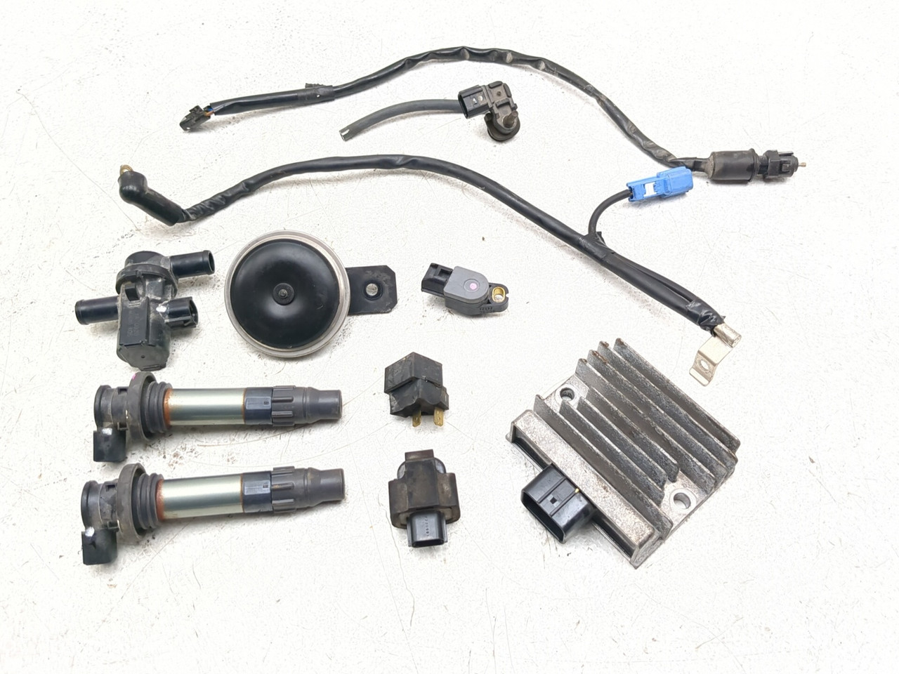 18-26 Kawasaki Ninja 400 EX400 Regulator Ignition Coil Horn Sensor