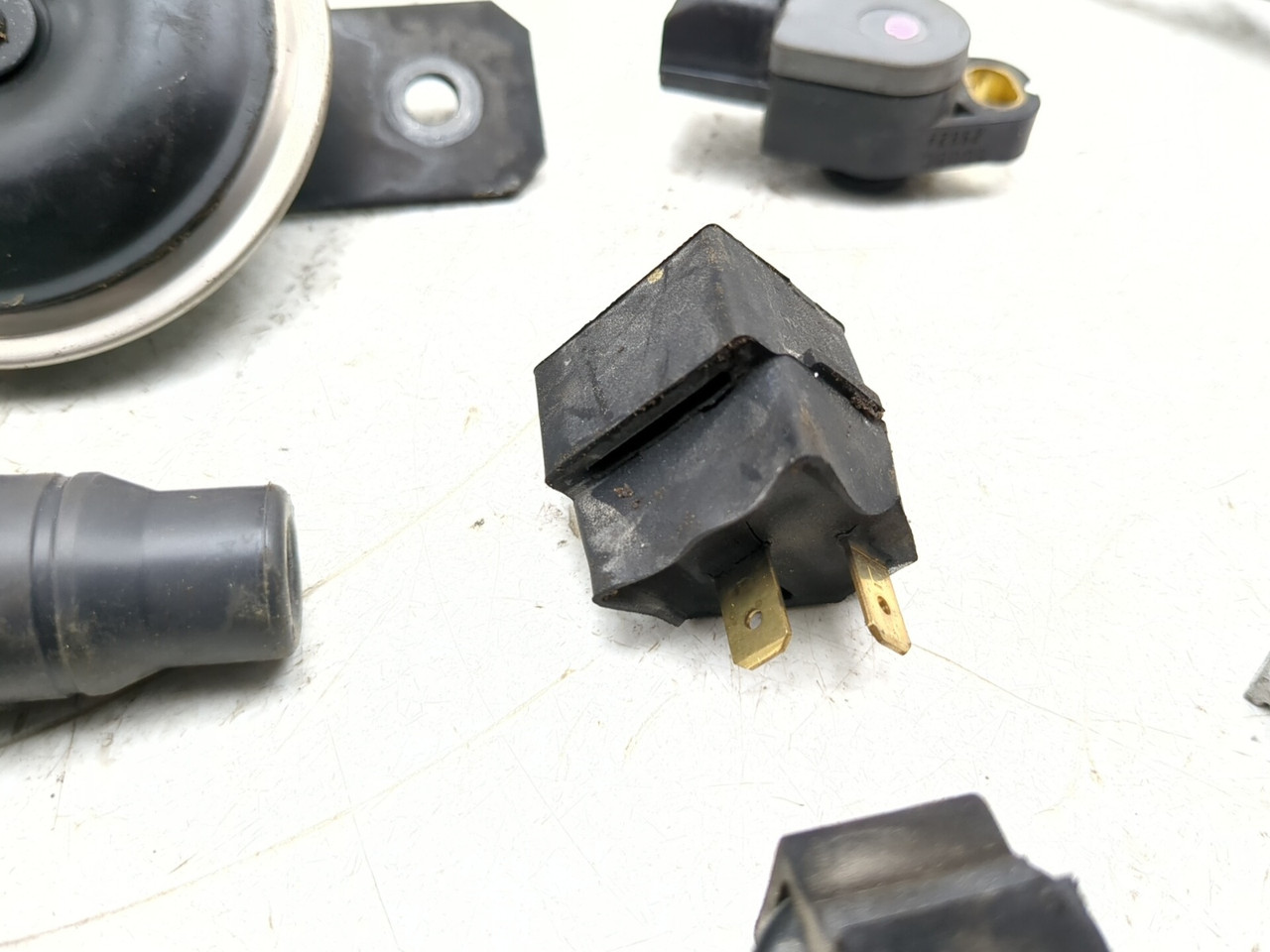 18-26 Kawasaki Ninja 400 EX400 Regulator Ignition Coil Horn Sensor