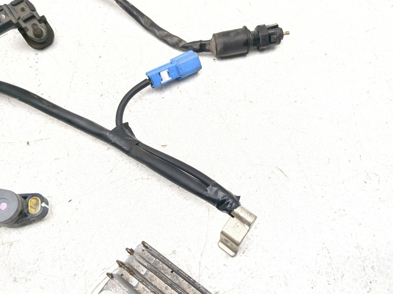 18-26 Kawasaki Ninja 400 EX400 Regulator Ignition Coil Horn Sensor