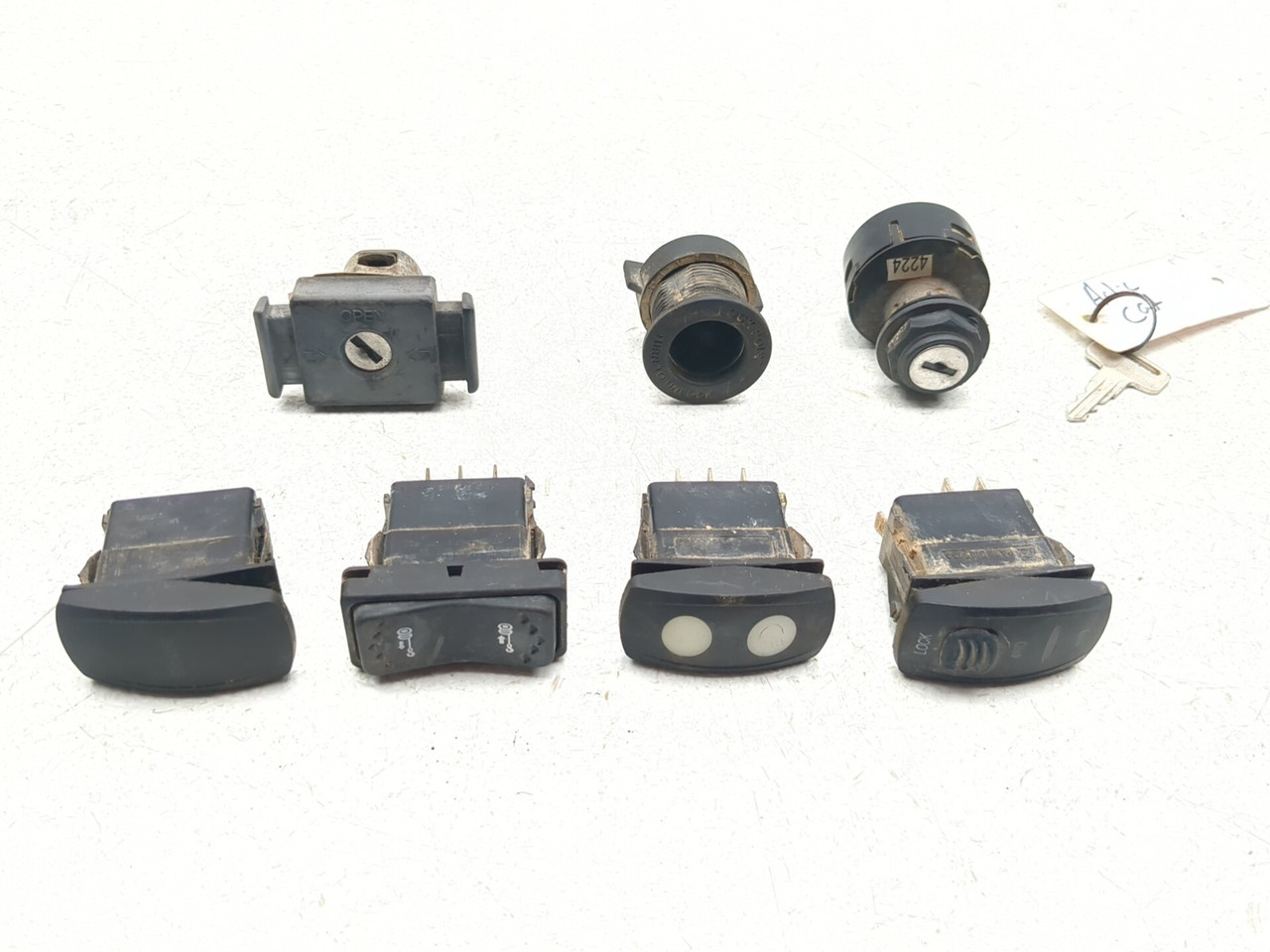 11-13 Arctic Cat Wildcat 1000i H.O Dash Controls Switch Lock Key