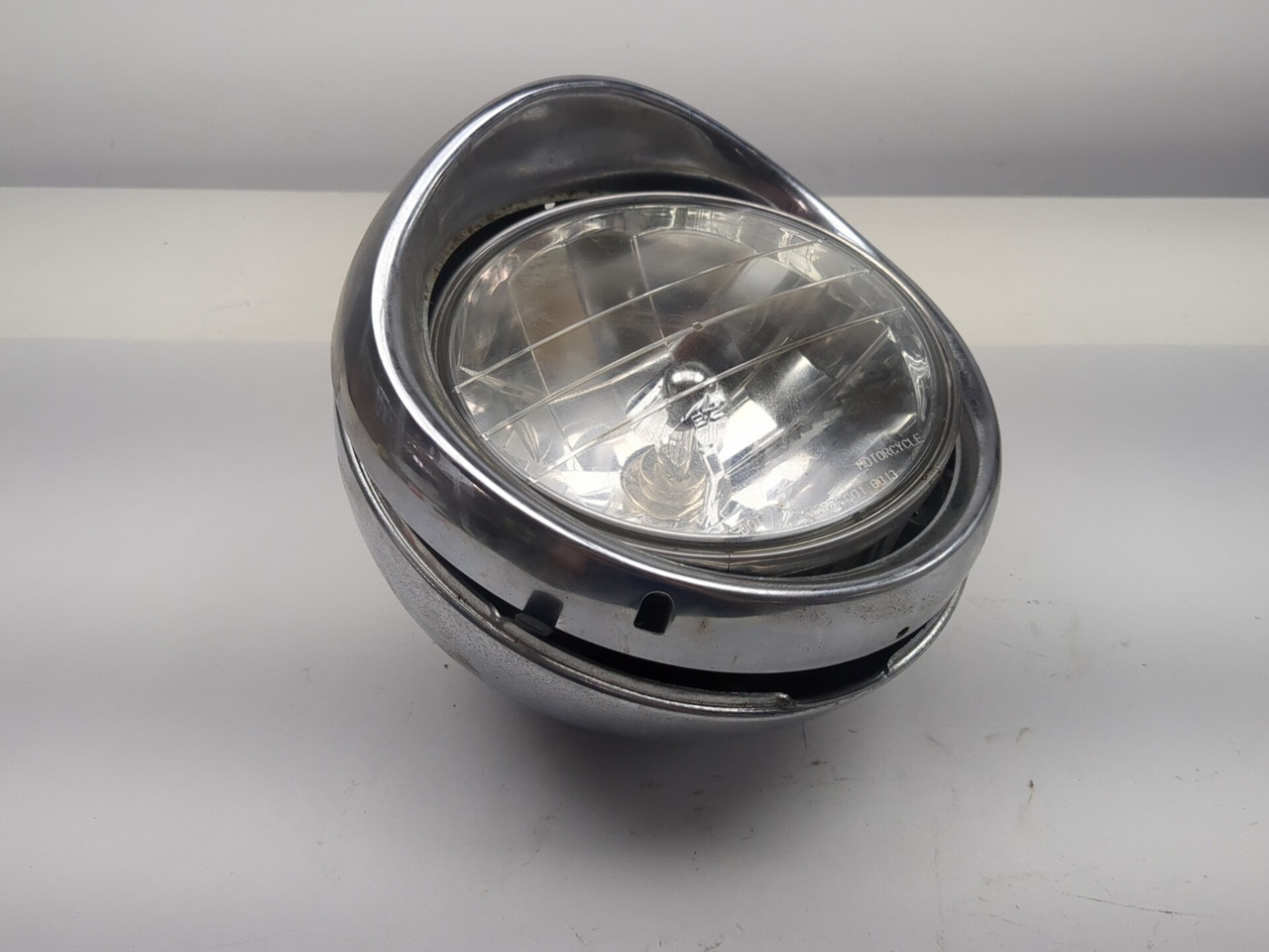 97-04 Honda Valkyrie 1500 GL1500C Front Headlight Assembly 33100