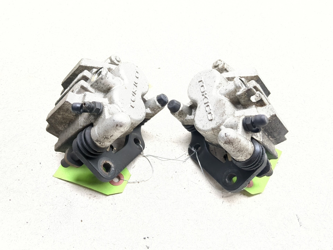 05-08 Kawasaki VN1600 Vulcan Nomad Front Brake Caliper Set 43080