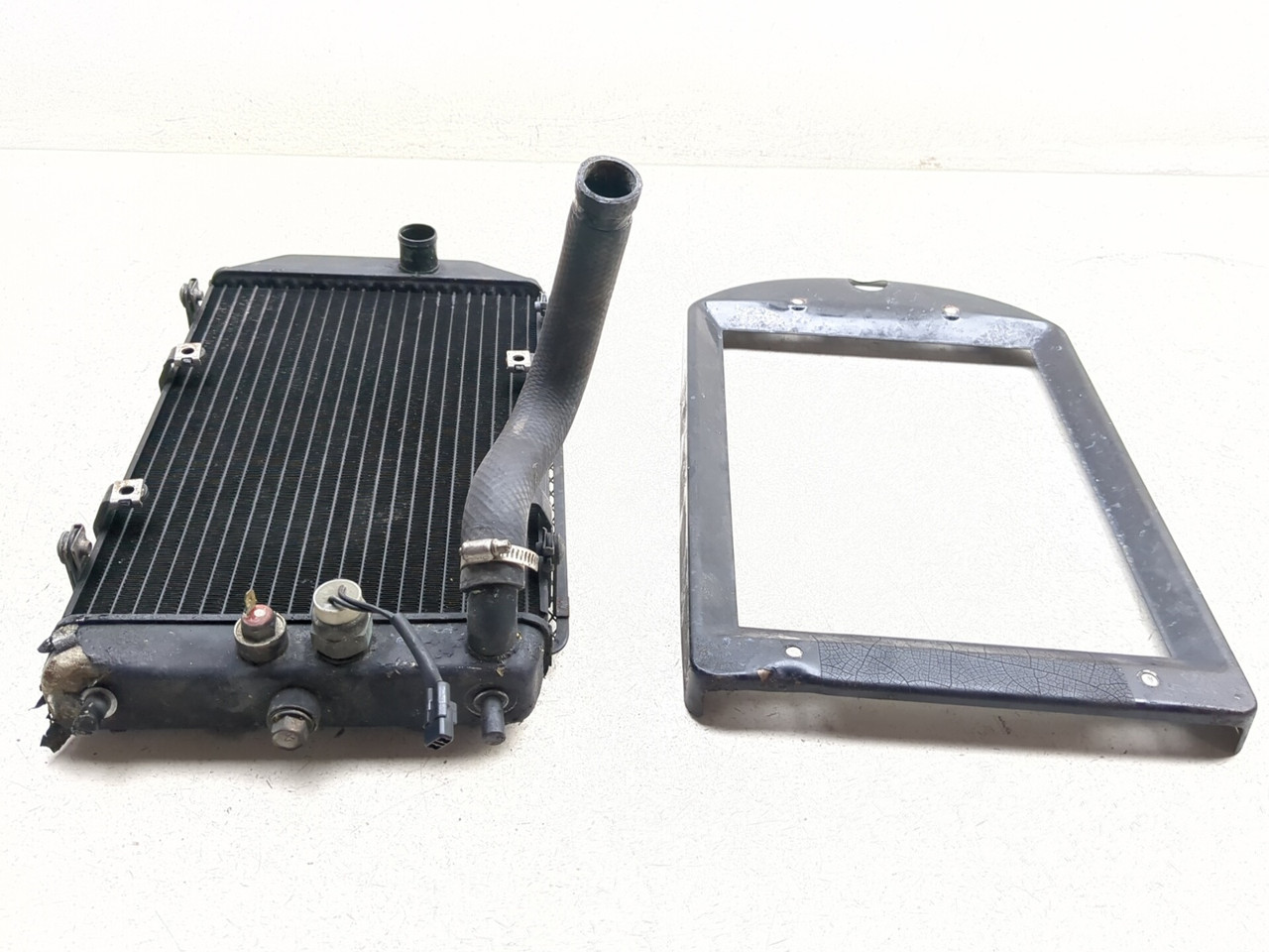 専用④ 05-08 Kawasaki VN1600 Vulcan Nomad Front Radiator With Guard 39060