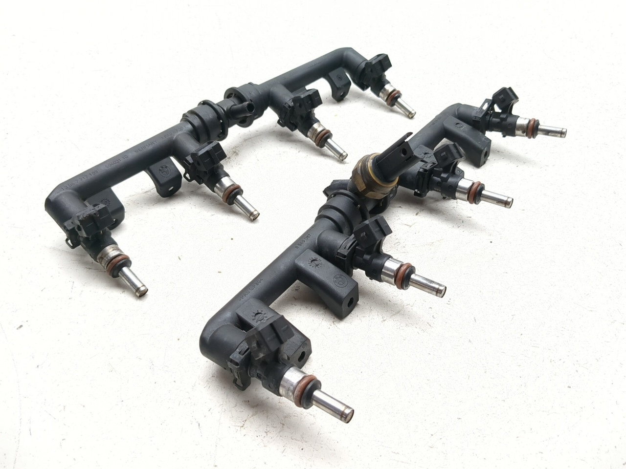 15-18 BMW S1000RR Primary Secondary Fuel Rail Injector Set