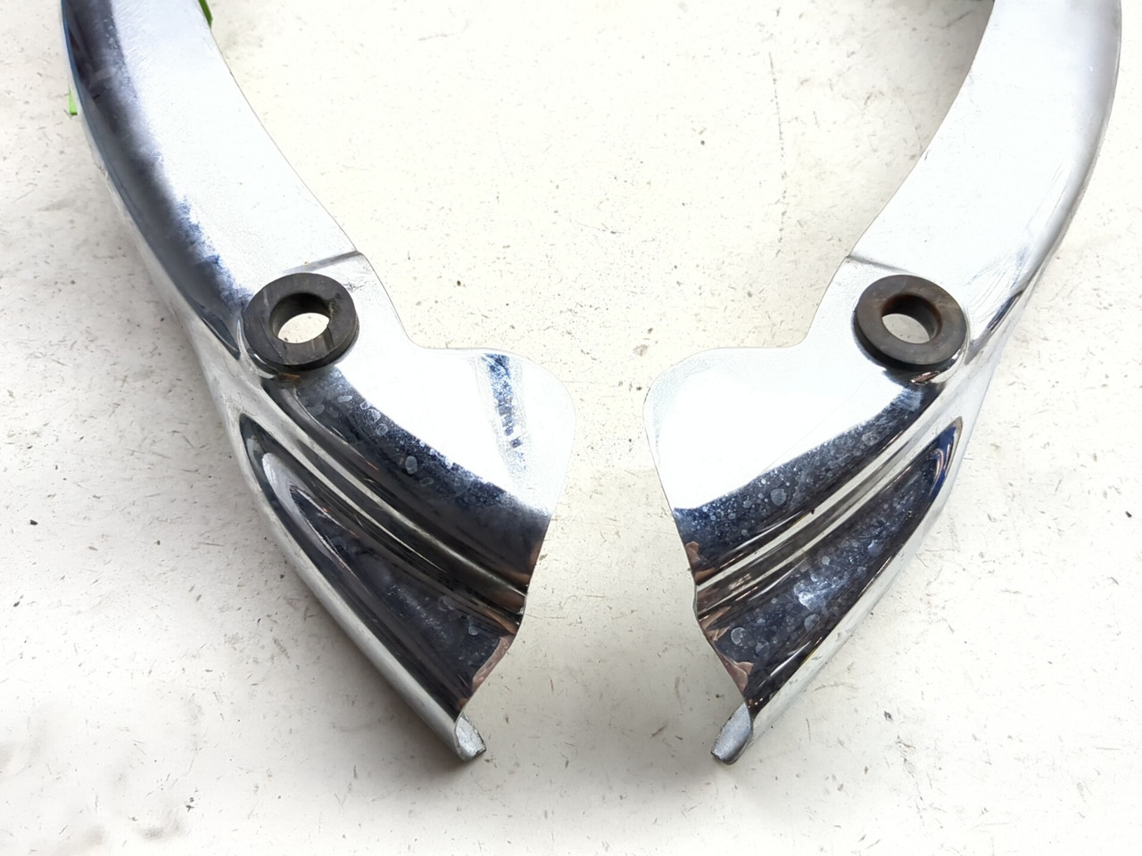 05-08 Kawasaki VN1600 Vulcan Nomad Rear Left Right Fender Strut