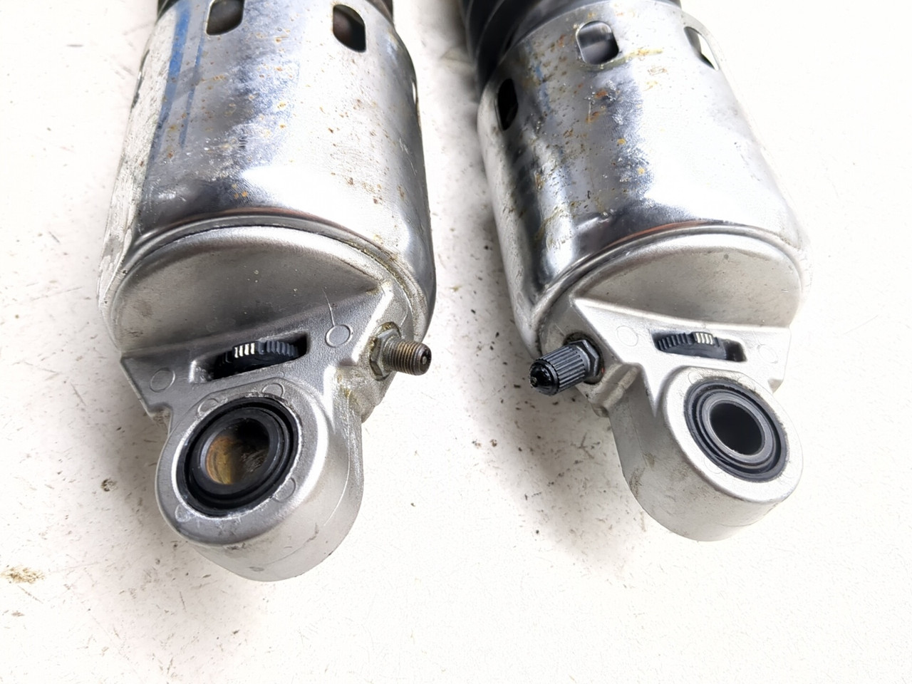 05-08 Kawasaki VN1600 Vulcan Nomad Rear Left Right Shock Absorber