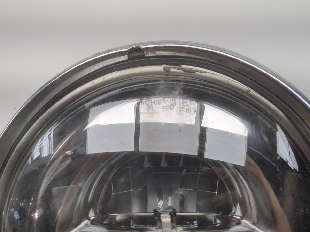 17-23 Harley Street Glide FLHX Front Headlight Assembly 67700430A