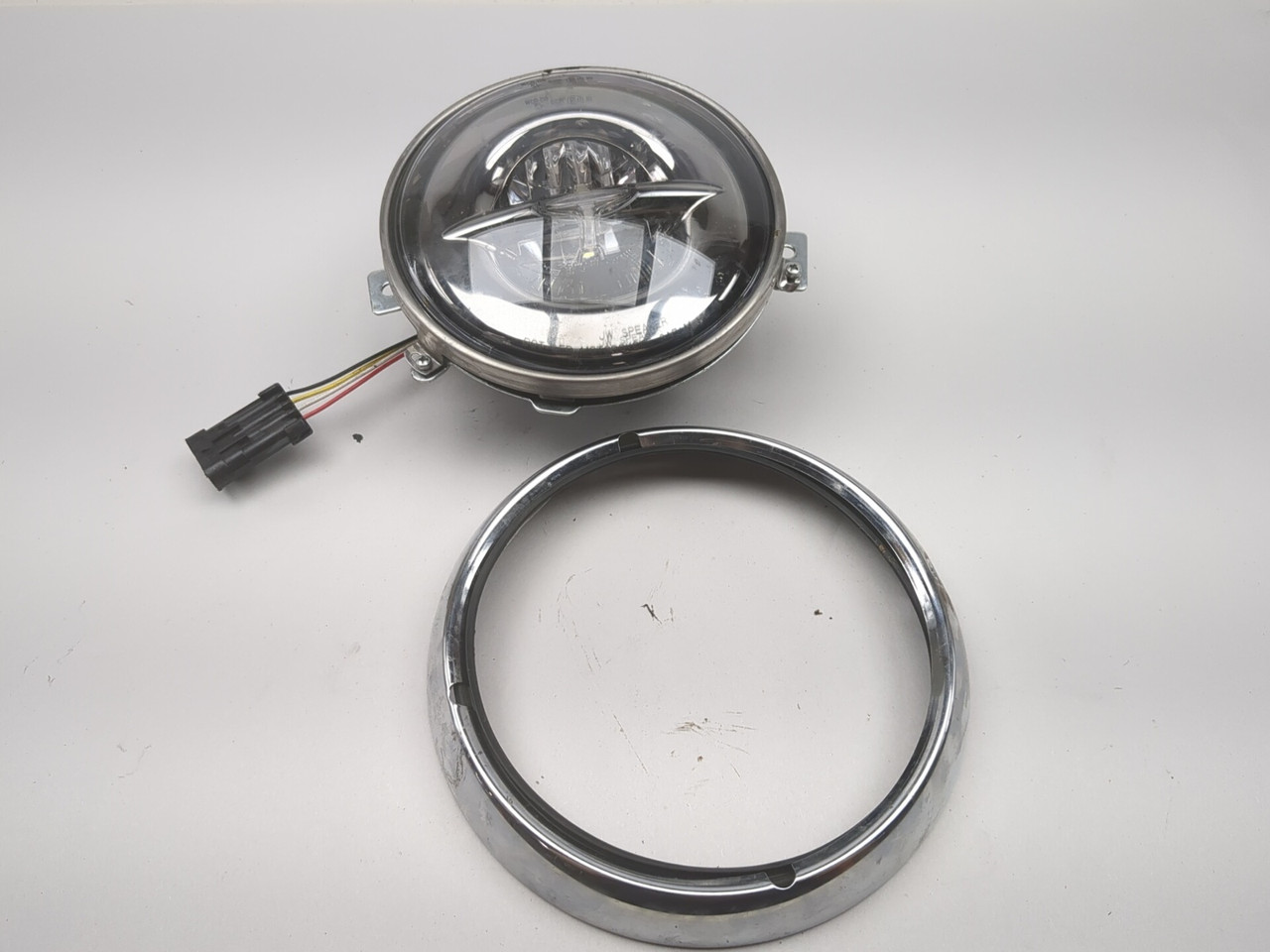 17-23 Harley Street Glide FLHX Front Headlight Assembly 67700430A