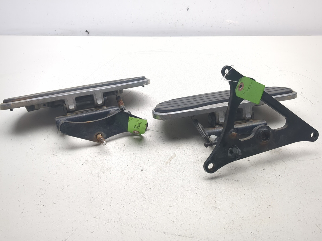 05-08 Kawasaki VN1600 Vulcan Nomad Front Left Right Floorboard Set