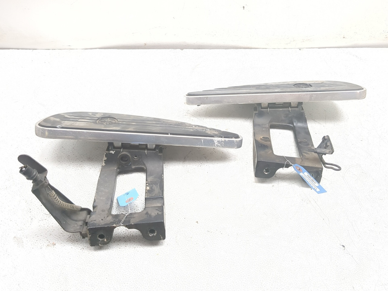 06-14 Yamaha Roadliner XV1900 A Front Left Right Floorboard Set