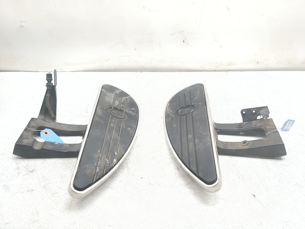 06-14 Yamaha Roadliner XV1900 A Front Left Right Floorboard Set